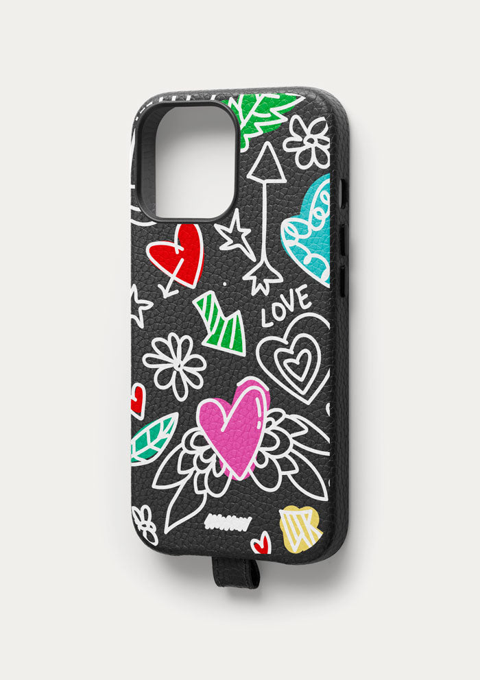 cover_iphone15plus_untags_funny_things_nera_cuori