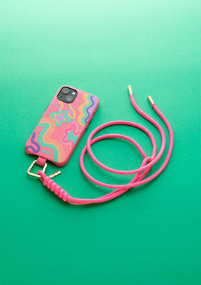Cover per iPhone 13 UNTAGS Graphic Tour rosa con necklace fucsia